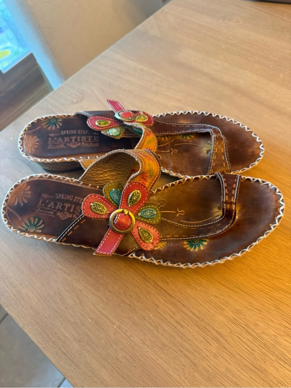 Womens Brown Floral L'Artiste Santorini Sandals, size 41